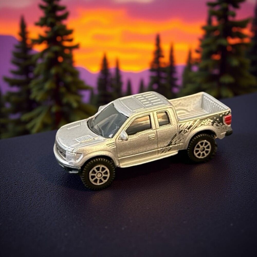 Maisto Ford F-150 SVT Raptor Pickup Silver Blue Detailing 1:64